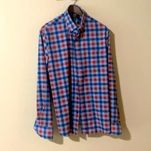 Nordstrom Tech Smart stylish shirt. Checkered pattern blue, red and gray.